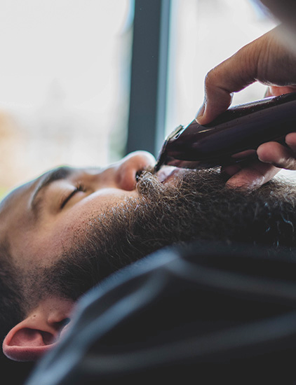 Fade + Bart Lijn kapsel door Matay's Barbershop Enschede